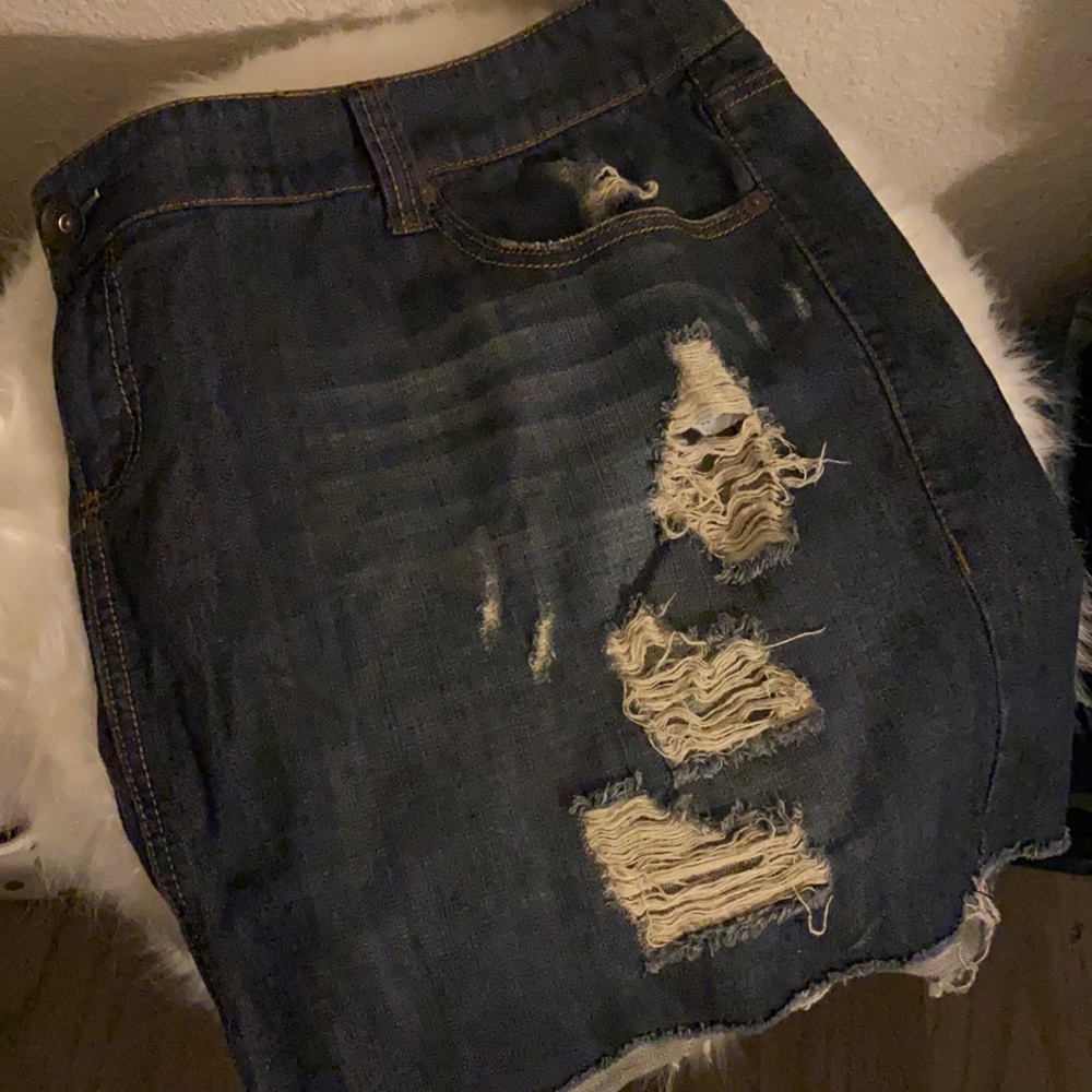 Distressed denim skirt!